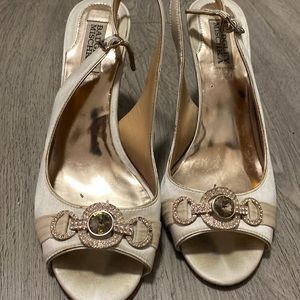 Badgley Mischka Ivory Hells Size 9